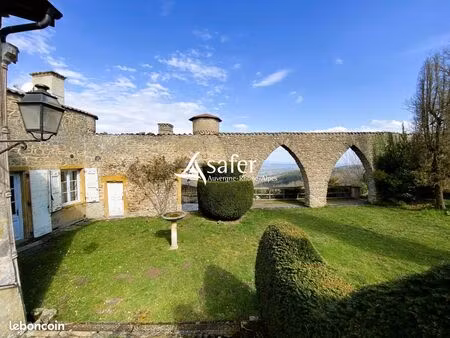 chateau 26 pièces 761 m²