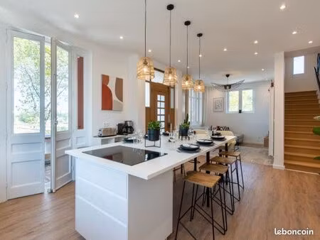 maison 13 pièces 240 m²
