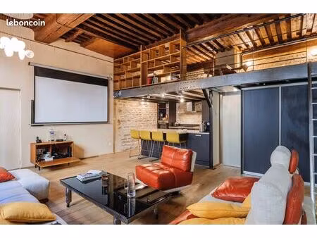 location meublé dans immeuble ancien du 5ième