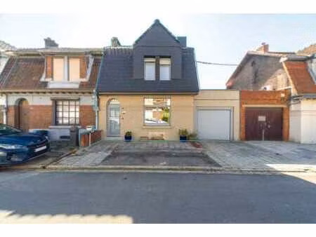 spacieuse maison 3 chambres avec garage et grande terrasse