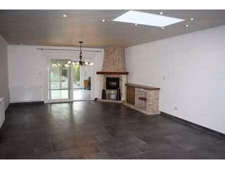 maison 3 façades de +/- 145 m2 avec terrasse et jardin fermé