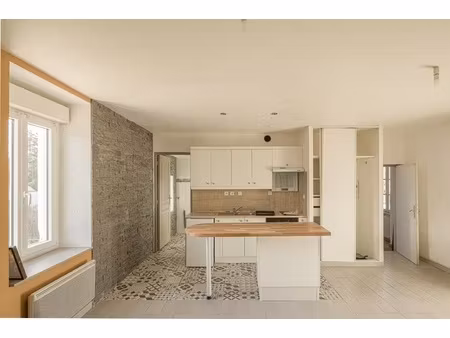 immeuble 7 pièces - 150 m²
