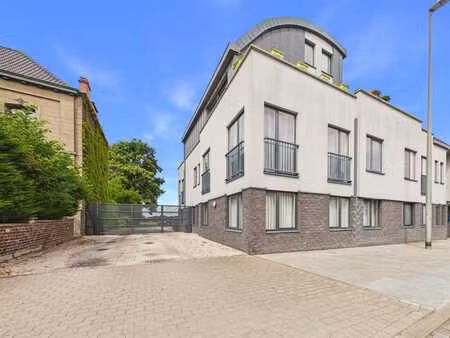appartement 2 chambres avec terrasse et une cave