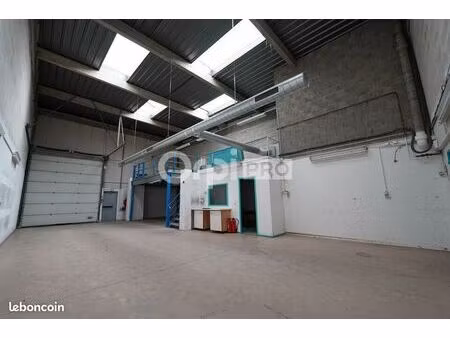 local d'activité 394 m²