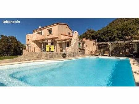 extrême sud corse  2 villas sur 9060 m2  quartier résidentiel calme  vue panoramique sur m