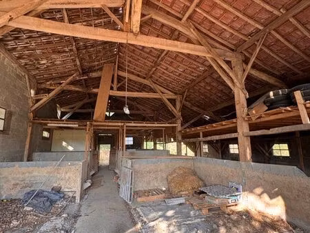 grande grange de 250 m² à louer stockage / atelier