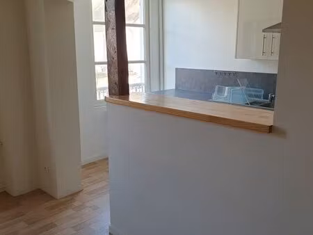 loue grand studio centre ville