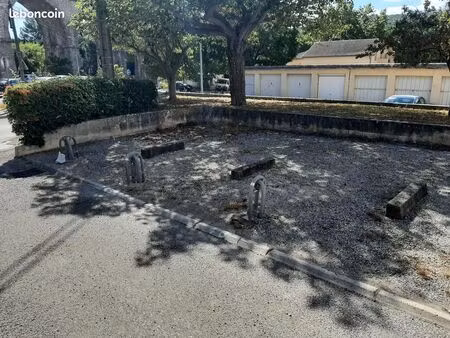 place parking proche fac et centre ville