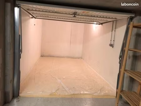 location d'un garage/box fermé de 15m² au sous-sol d'une résidence sécurisée