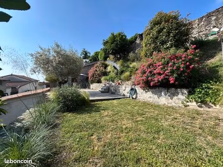 maison avec jardin et garage vieux bourg montagny