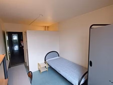 chambre 1 pièce 12 m²