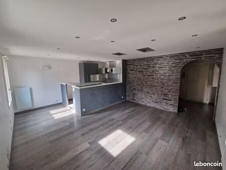 loue a claix (38640) pont rouge  t2  49m²
