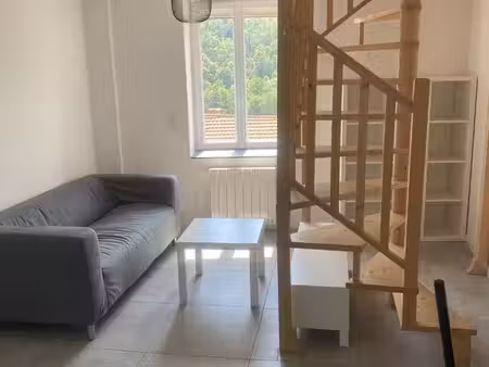 t2 duplex meublé – 34 m² – entièrement rénové – 390 /mois cc