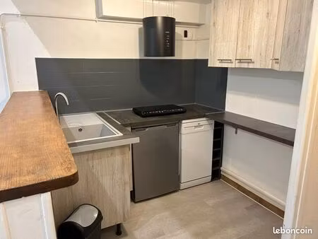 à louer – duplex meublé 37 m² avec balcon et vue imprenable sur l’ardèche – ruoms