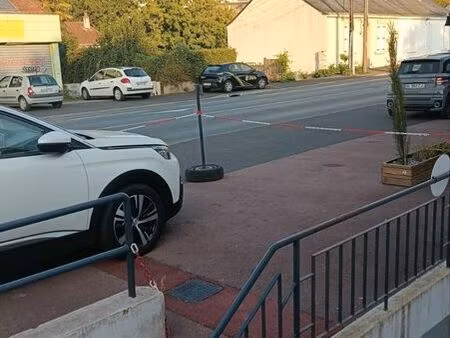 places parking extérieur