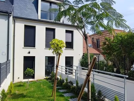 maison d’architecte  construction 2024  160 m²  5 chambres  jardin  à 8 minutes du rer