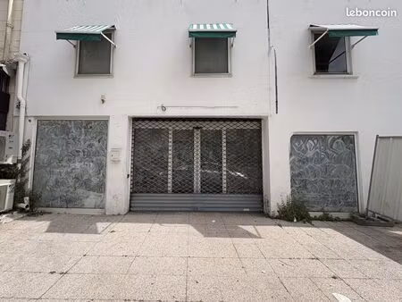 local commercial 135 m² nice