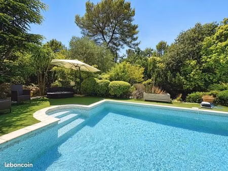 propriété 10 pièces 240 m²