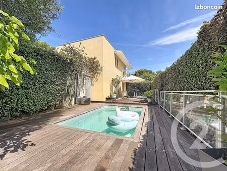 villa 5 pièces 97 m²