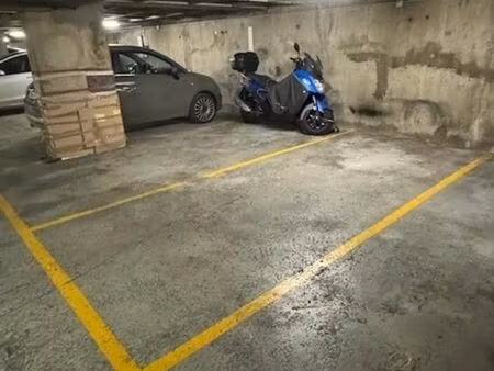 parking 10 m² paris