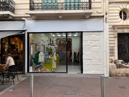 local commercial carre d’or