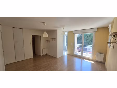 clermont secteur faculté de droit appartement de type 3 libr