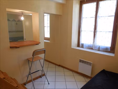 chambery historique  joli t1 duplex