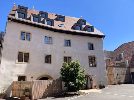 un bien exclusif dans l'enceinte de la residence des orfevre