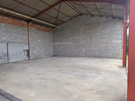 hangar de 110m² avec hauteur sous charpente de 5m