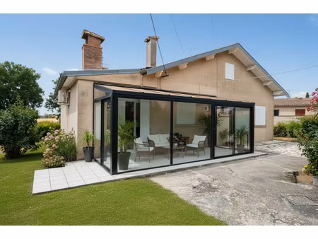 maison familiale de 123 m² au sol sur 1 278 m² de terrain