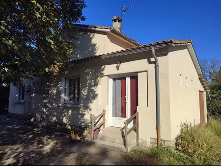maison de plain-pied de 76 22 m2 et un mazet
