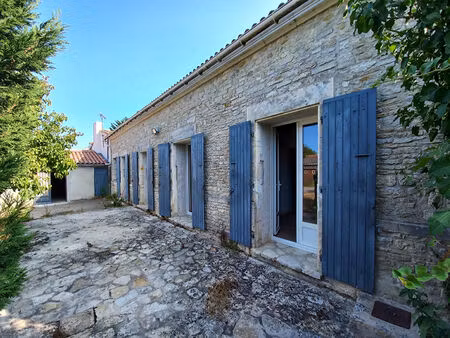 charmante maison avec nombreuses dépendances au coeur de l'île d'oléron