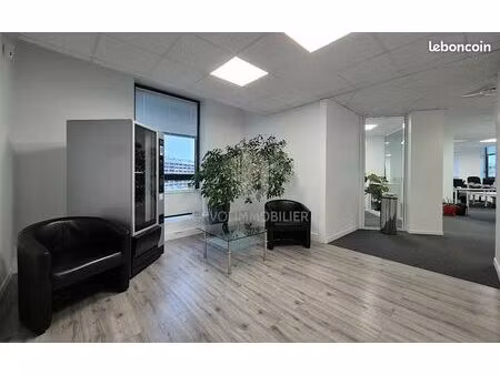 bureaux 326 m²