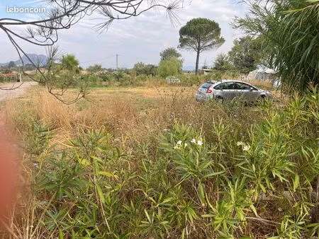 terrain à louer avec eau et électricité