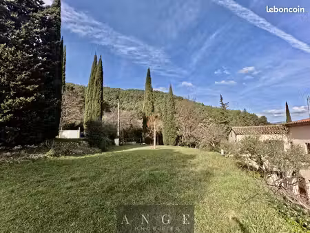 terrain 1754 m² solliès-ville