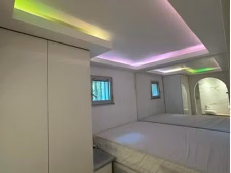 appartement 27 m² avec 100 m² d’extérieur  parking et locataire en place