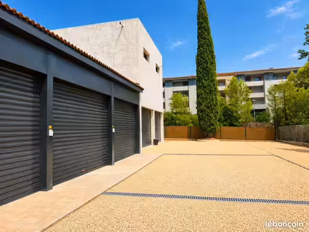 box/ local de stockage