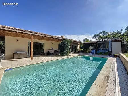 maison location le thoronet