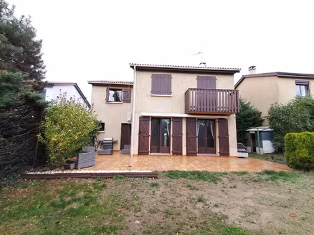 location maison 6 pièces 110 m² à chassieu (69680)