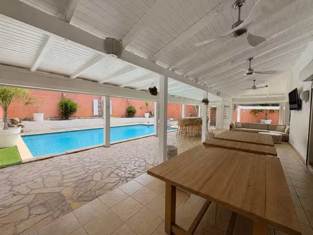 villa t5 + appartement t2 avec piscine secteur convenance