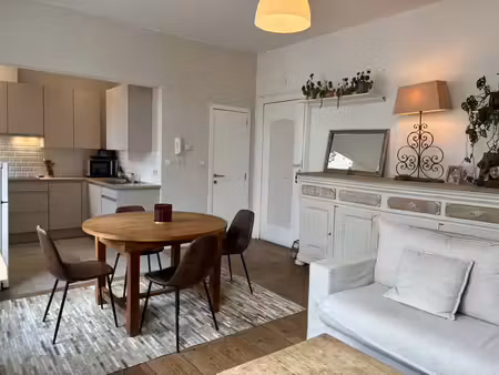 genappe centre appartement 2 ch rénové sans charges communes