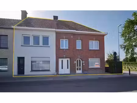 2 aanpalende woningen / tuin / gerenoveerd