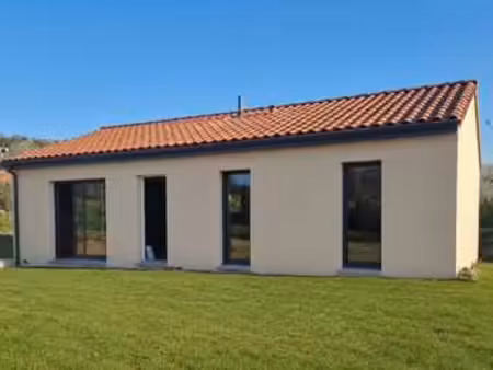 location maison à bressuire (79300) : à louer / bressuire