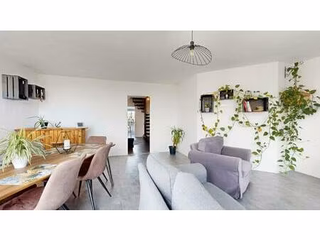 appartement t4 en duplex avec balcon  parking et ascenseur – wattrelos  vieille place
