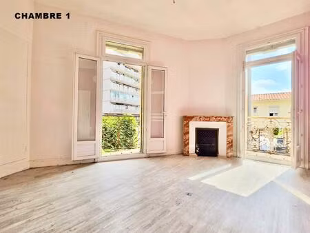 appartement t3 traversant de 80 m² (1er étage) + cave (6m2) - pas de syndic = pas de charg