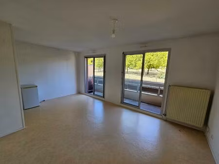 studio 31 m² cusset proche lycée de presles et valery larbaud