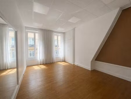 métro bonne nouvelle  bureaux lumineux à louer