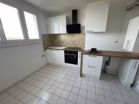 a louer - t3 avec garage  balcons et cave - 60.30m2