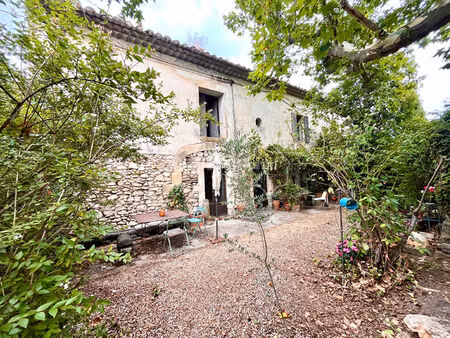 quartier recherché de chateaurenard mas mitoyen 130 m² à rénover+ grange sur 1900 m² de te