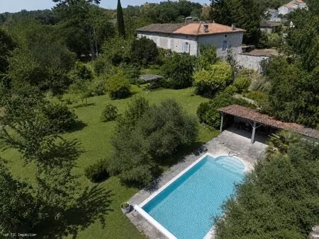 belle maison sur un parc de 4843m² avec piscine